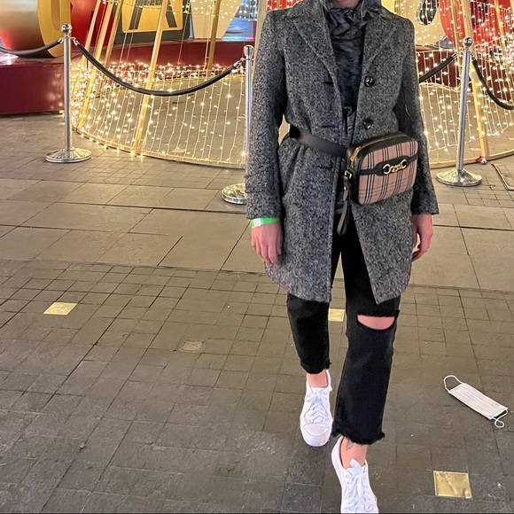 Burberry Bum Bag/ Belt Bag - Picture 2 of 11